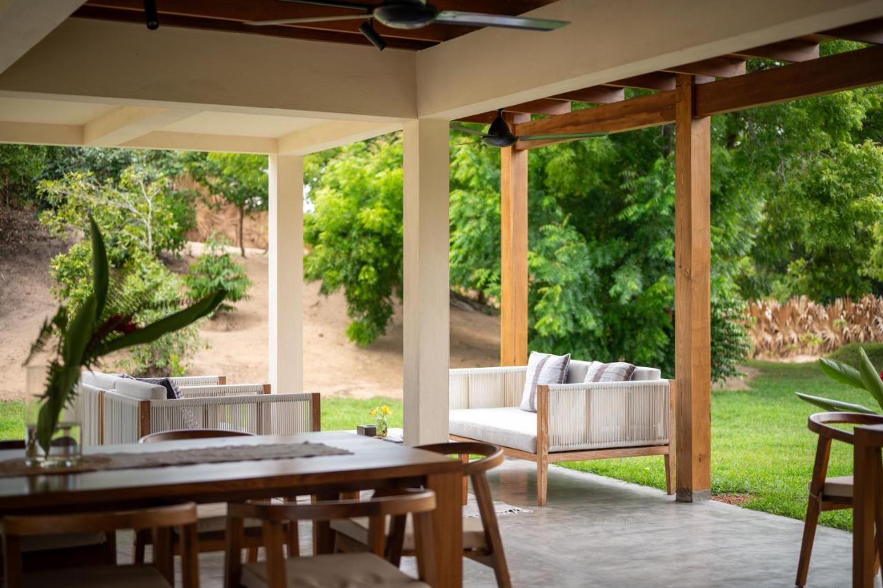 Niketh Villa Komari Arugambay ภายนอก รูปภาพ