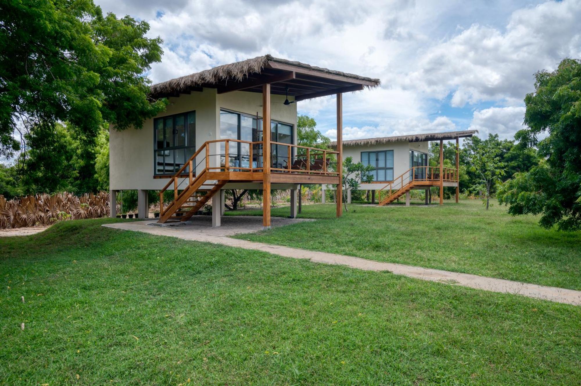 Niketh Villa Komari Arugambay ภายนอก รูปภาพ