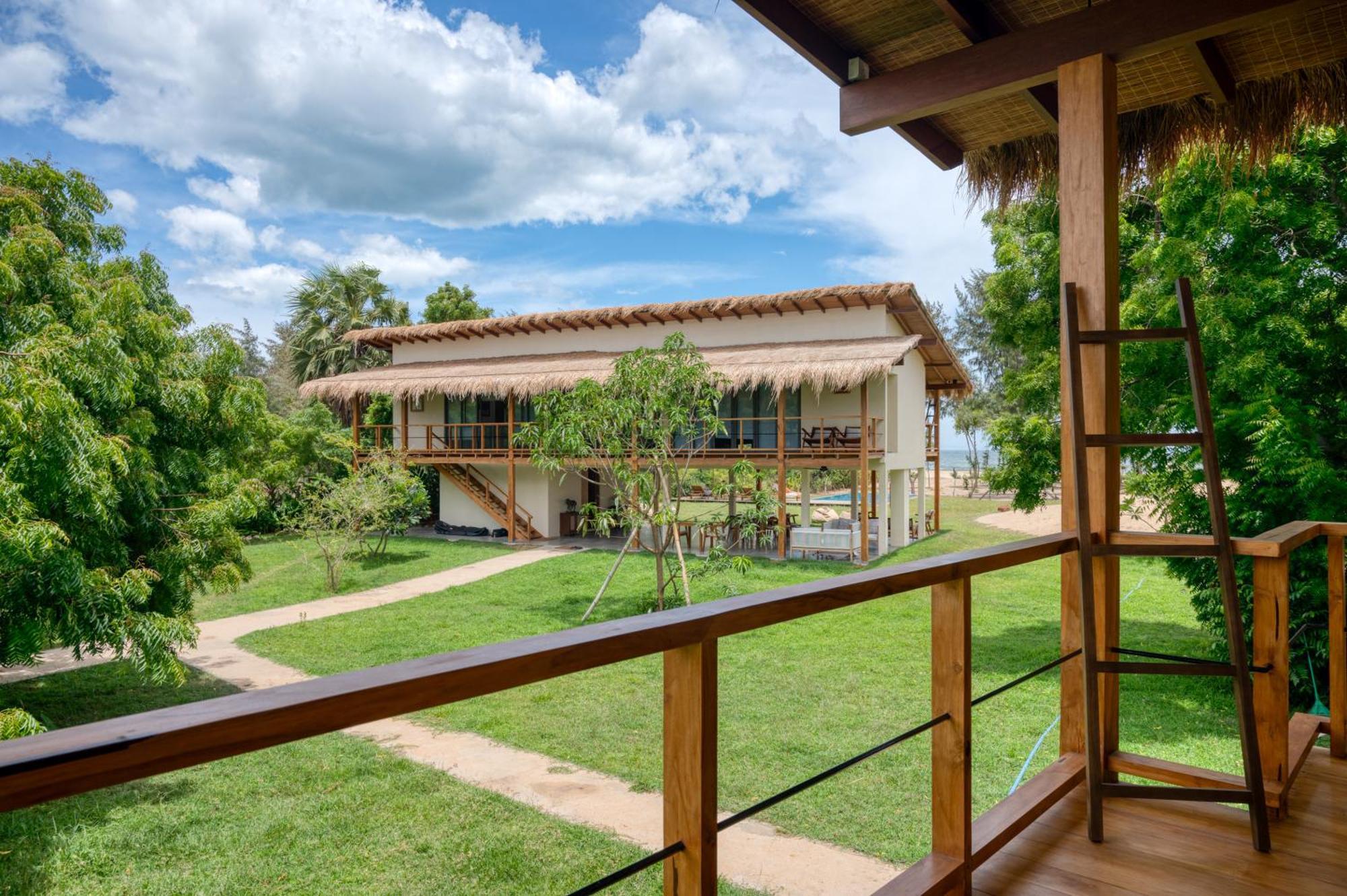 Niketh Villa Komari Arugambay ภายนอก รูปภาพ