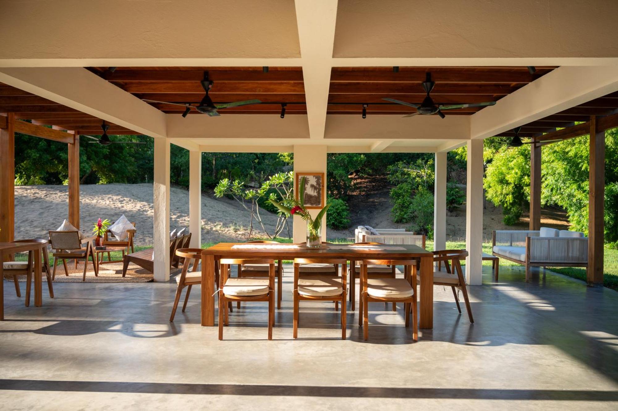 Niketh Villa Komari Arugambay ภายนอก รูปภาพ