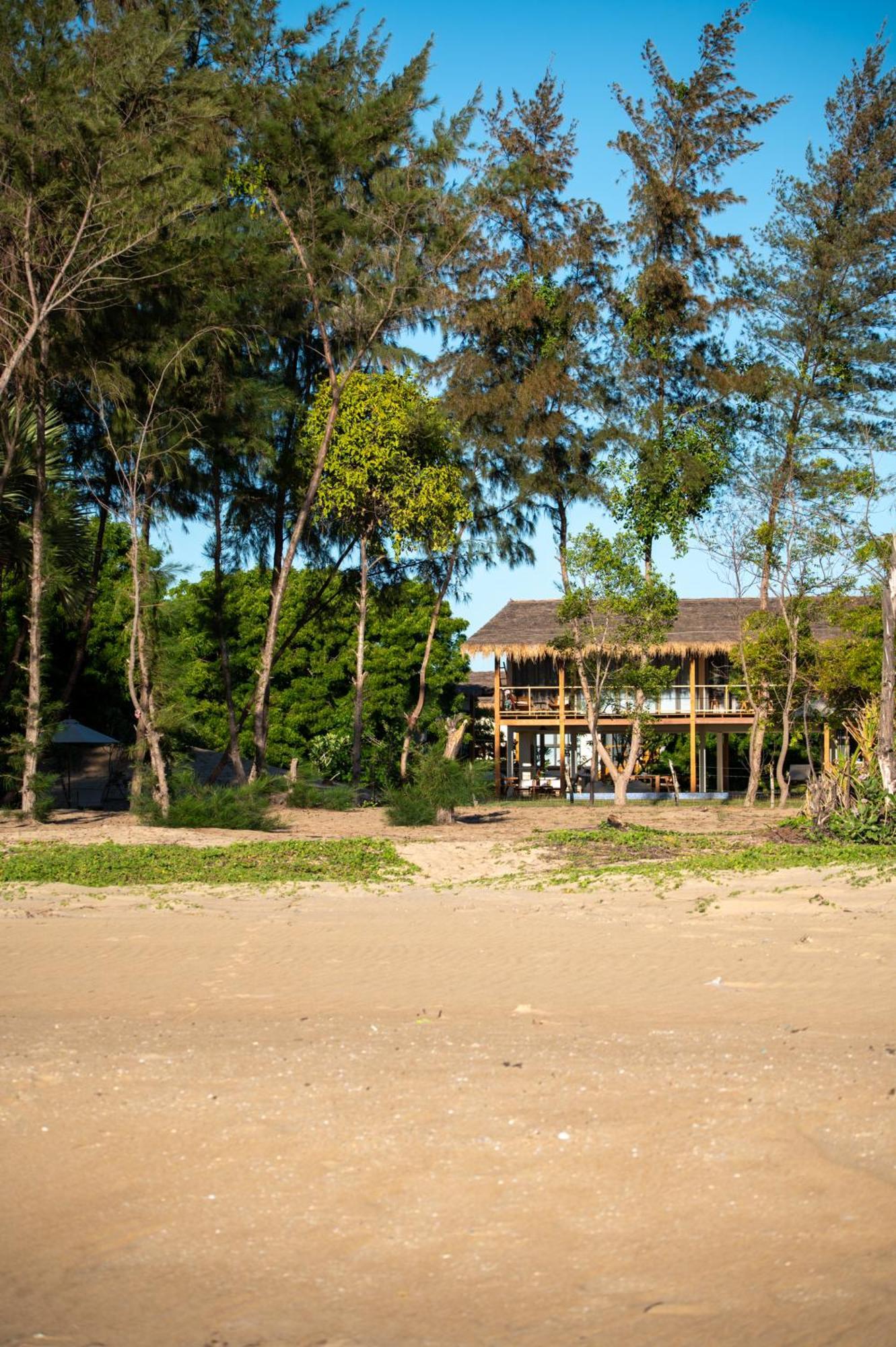 Niketh Villa Komari Arugambay ภายนอก รูปภาพ